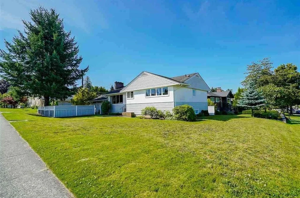 7833 COQUITLAM STREET, Burnaby BC V3N 3Z4, Burnaby BC — Residential for Sale - Photo 2