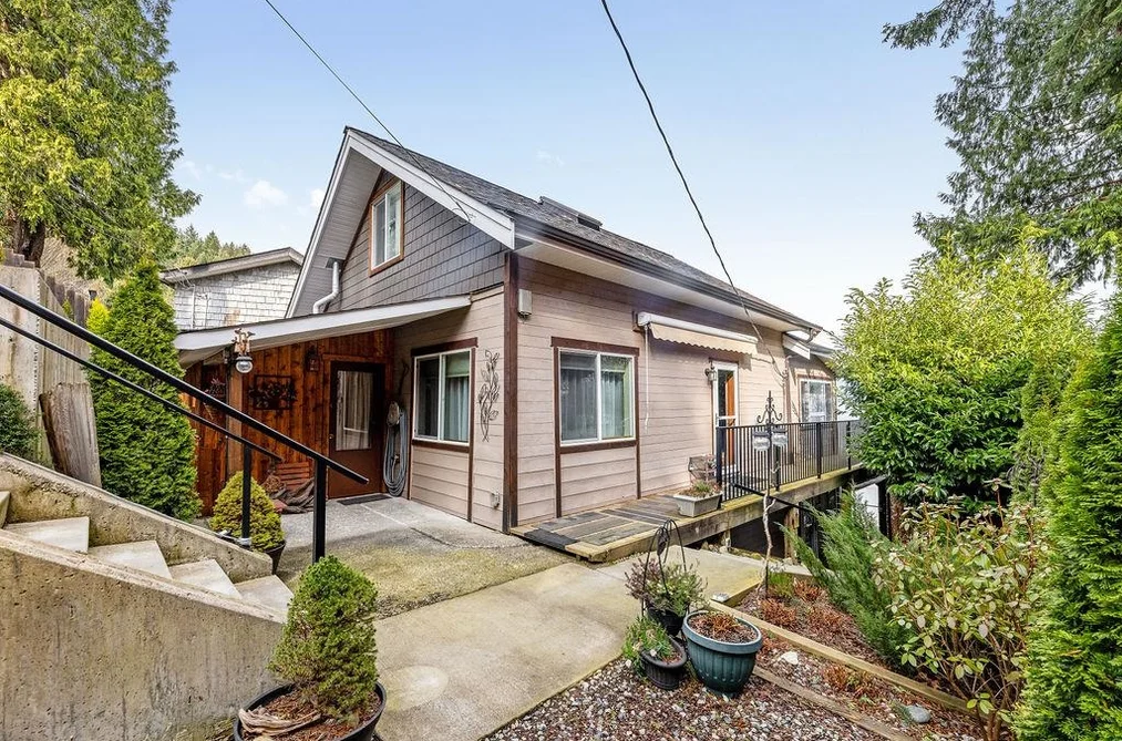 790 MARINE DRIVE, Gibsons BC V0N 1V1, Gibsons BC — Residential for Sale - Photo 2