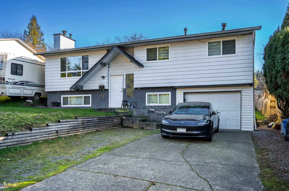 7902 HERON STREET, Mission BC V2V 6A1, Mission BC — Residential for Sale - Photo 2