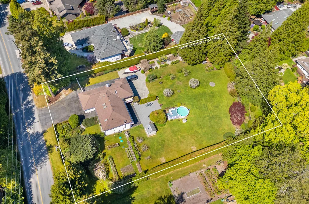 7904 REDROOFFS ROAD, Halfmoon Bay BC V7Z 1A4, Halfmoon Bay BC — Residential for Sale - Photo 2