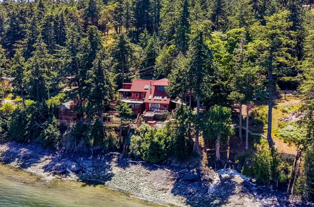 House for sale at 7911 Bedwell Drive Pender Island British Columbia - MLS: R3133944