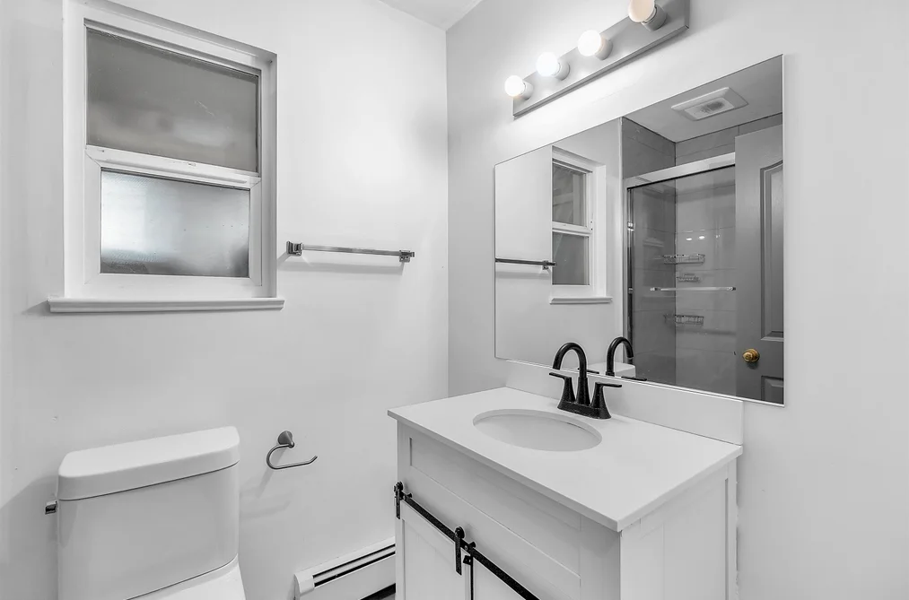 7922 16 AVENUE, Burnaby, BC — Residential for Sale — Photo 18 of 23