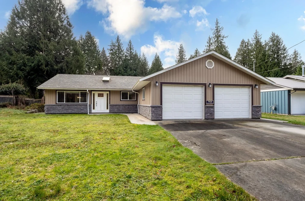 House for sale at 7929 Southwood Road Halfmoon Bay British Columbia - MLS: R3089977