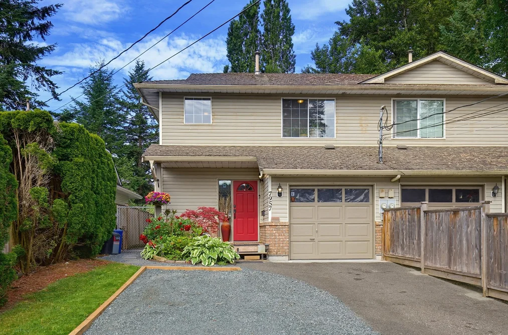 Half Duplex for sale at 7957 Burdock Street Mission British Columbia - MLS: R3136161