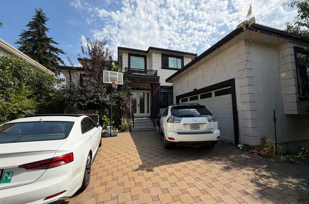 House for sale at 7960 155 Street Surrey British Columbia - MLS: R3158423
