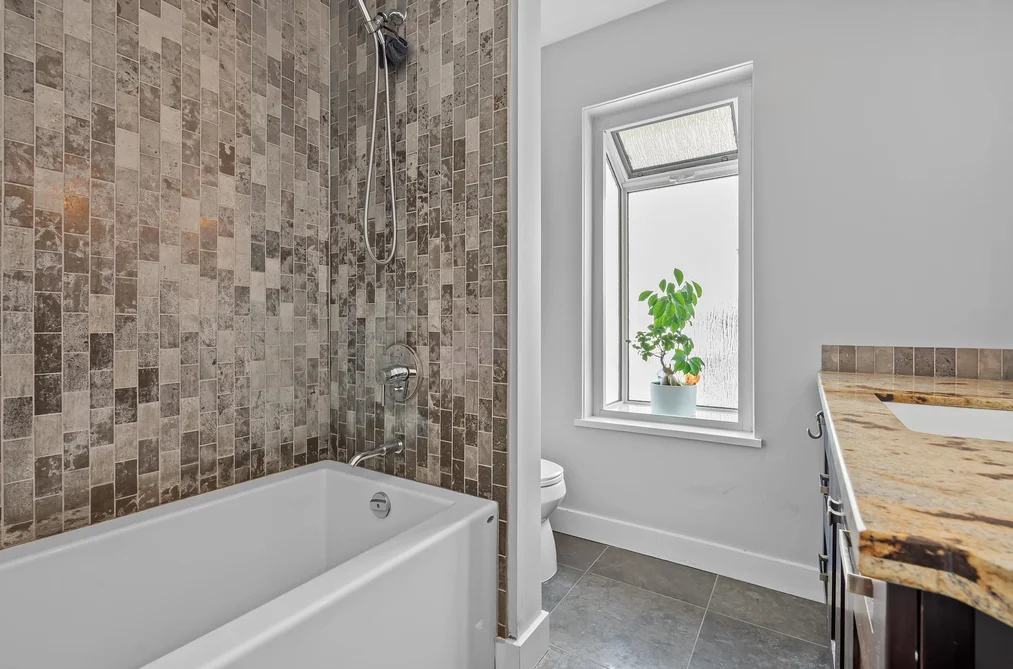 7965 BURNFIELD CRESCENT, Burnaby, BC — Residential for Sale — Photo 15 of 36
