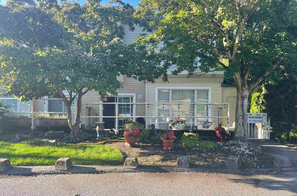 Townhouse for sale at 8 1169 Vidal Street White Rock British Columbia - MLS: R3097989