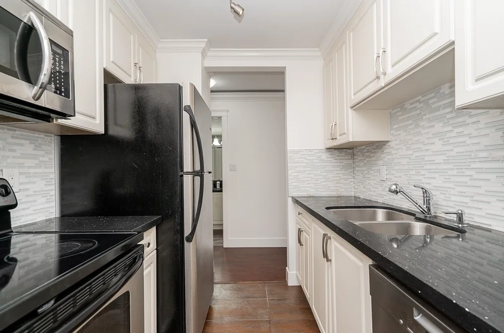 8 1850 E SOUTHMERE CRESCENT, Surrey BC V4A 6Y6, Surrey BC — Residential for Sale - Photo 2