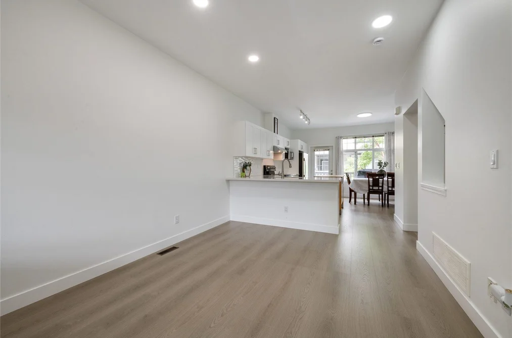8 18839 69 AVENUE, Surrey, BC — Residential for Sale — Photo 5 of 24