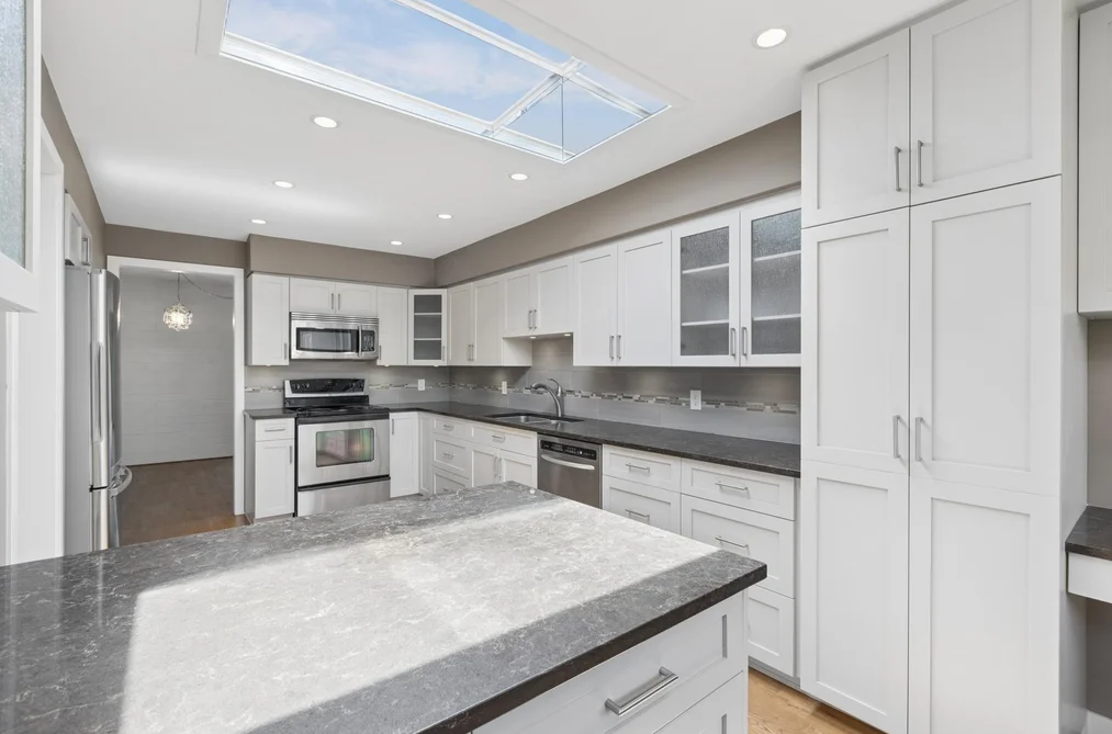 8 2206 FOLKESTONE WAY, West Vancouver BC V7S 2X7, West Vancouver BC — Residential for Sale — Photo 11 of 40