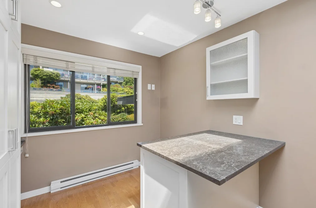 8 2206 FOLKESTONE WAY, West Vancouver BC V7S 2X7, West Vancouver BC — Residential for Sale — Photo 14 of 40