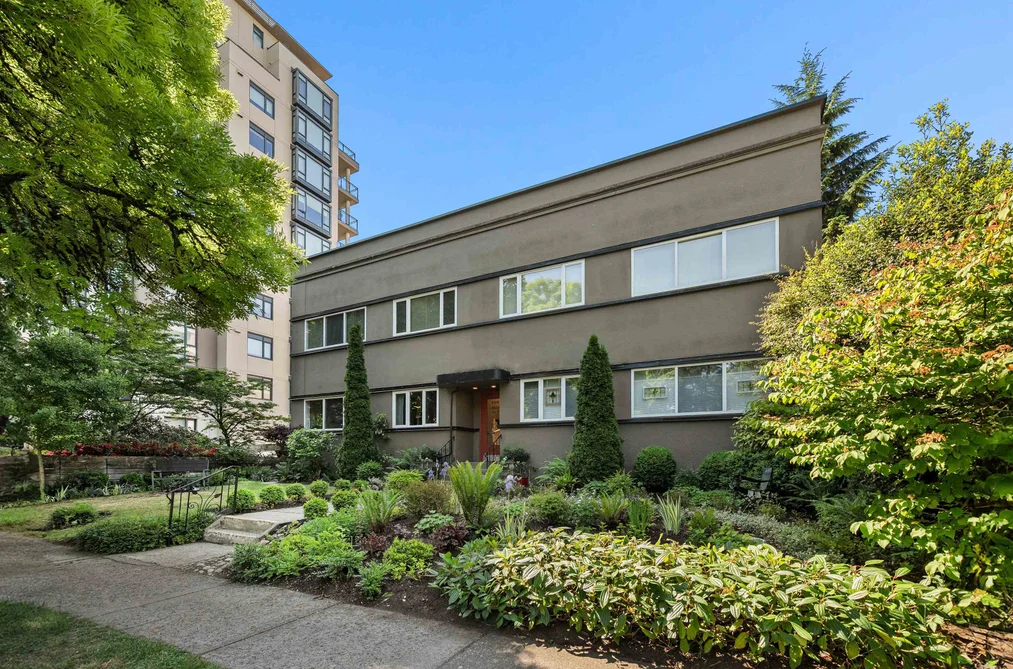 Condo for sale at 8 2296 W 39th Avenue Vancouver British Columbia - MLS: R3131375