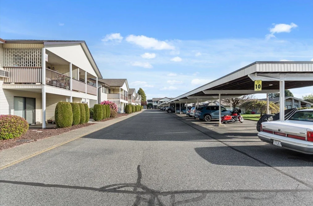 8 32959 GEORGE FERGUSON WAY, Abbotsford BC V2S 7W9, Abbotsford BC — Residential for Sale - Photo 3