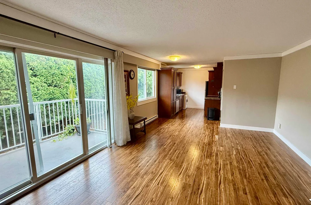 8 33900 MAYFAIR AVENUE, Abbotsford BC V2S 1R2, Abbotsford BC — Residential for Sale — Photo 3 of 27