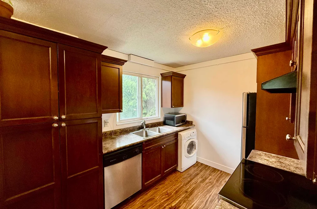 8 33900 MAYFAIR AVENUE, Abbotsford BC V2S 1R2, Abbotsford BC — Residential for Sale — Photo 7 of 27
