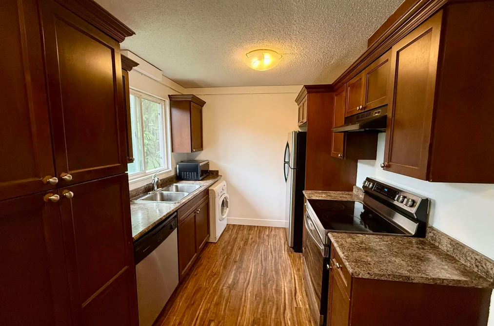 8 33900 MAYFAIR AVENUE, Abbotsford BC V2S 1R2, Abbotsford BC — Residential for Sale — Photo 8 of 27