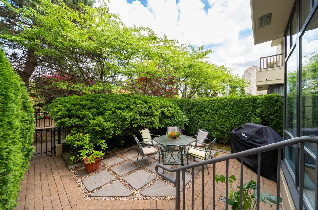 8-4333 Central Boulevard, Burnaby, BC - Townhouse for Sale - Photo 12 of 40 8-4333 Central Boulevard, Burnaby, BC - Townhouse for Sale - Photo 12 of 40