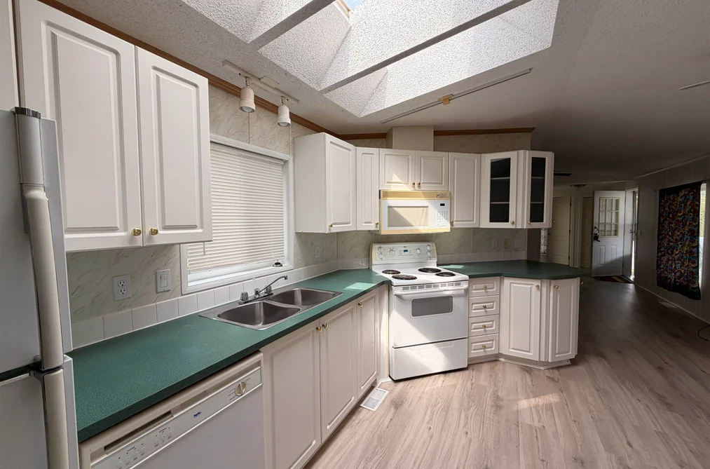 8 5575 MASON ROAD, Sechelt BC V7Z 0K9, Sechelt BC — Residential for Sale - Photo 4