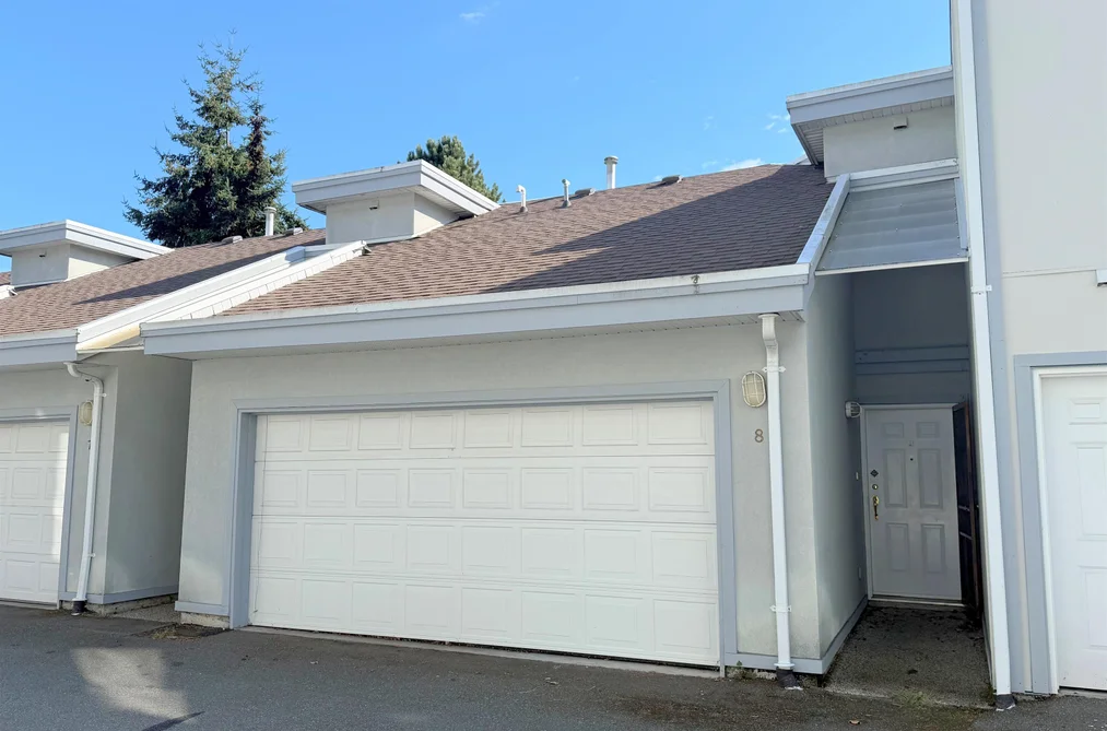 8-5740 Marine Way, Sechelt, BC - Townhouse for Sale - Photo 2 of 22 8-5740 Marine Way, Sechelt, BC - Townhouse for Sale - Photo 2 of 22