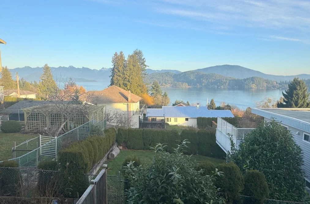 Townhouse for sale at 8 694 School Road Gibsons British Columbia - MLS: R3083107