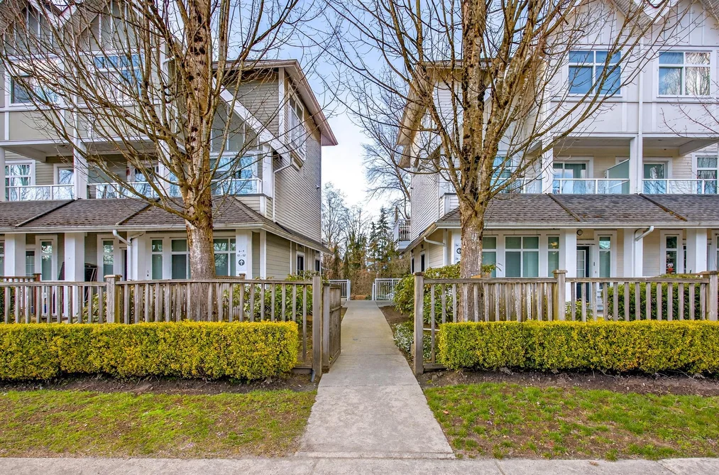 8 6965 HASTINGS STREET, Burnaby BC V5B 1S9, Burnaby BC — Residential for Sale - Photo 2