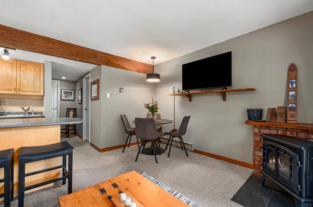 8 7001 NESTERS ROAD, Whistler, BC — Residential for Sale — Photo 6 of 20