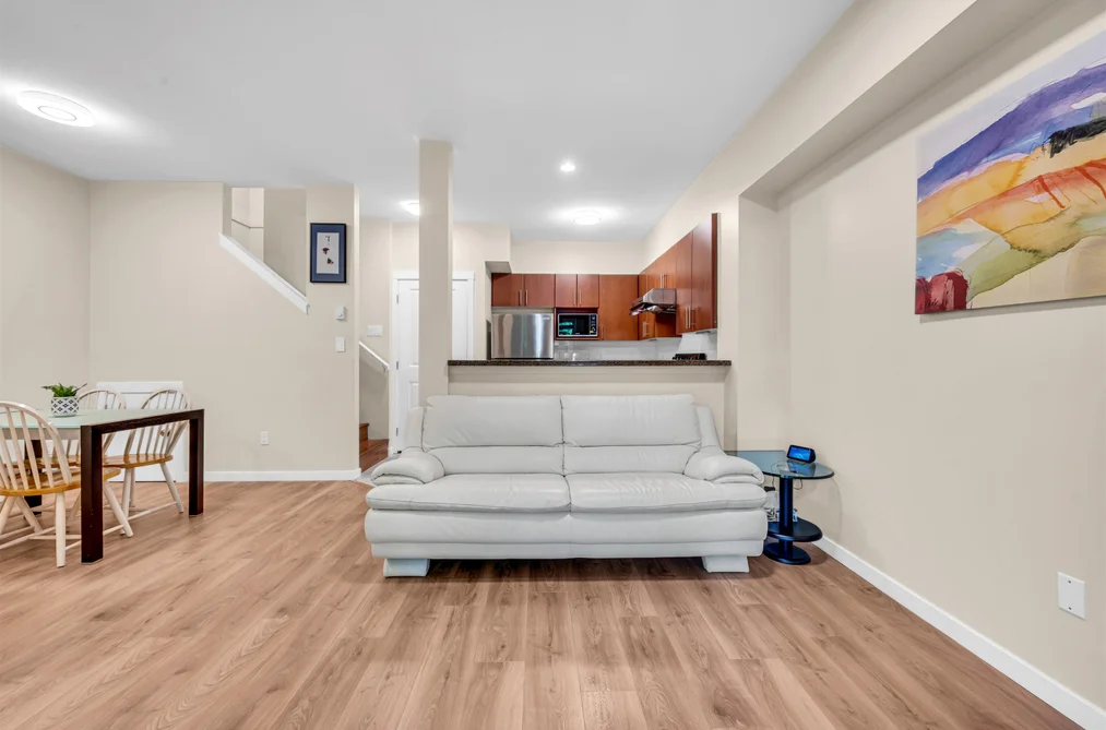 8 7136 18TH AVENUE, Burnaby BC V3N 1H1, Burnaby BC — Residential for Sale — Photo 5 of 22