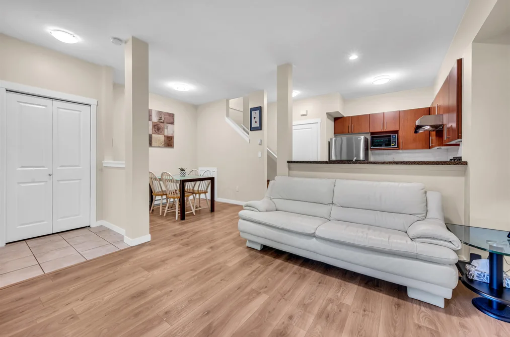 8 7136 18TH AVENUE, Burnaby BC V3N 1H1, Burnaby BC — Residential for Sale — Photo 6 of 22