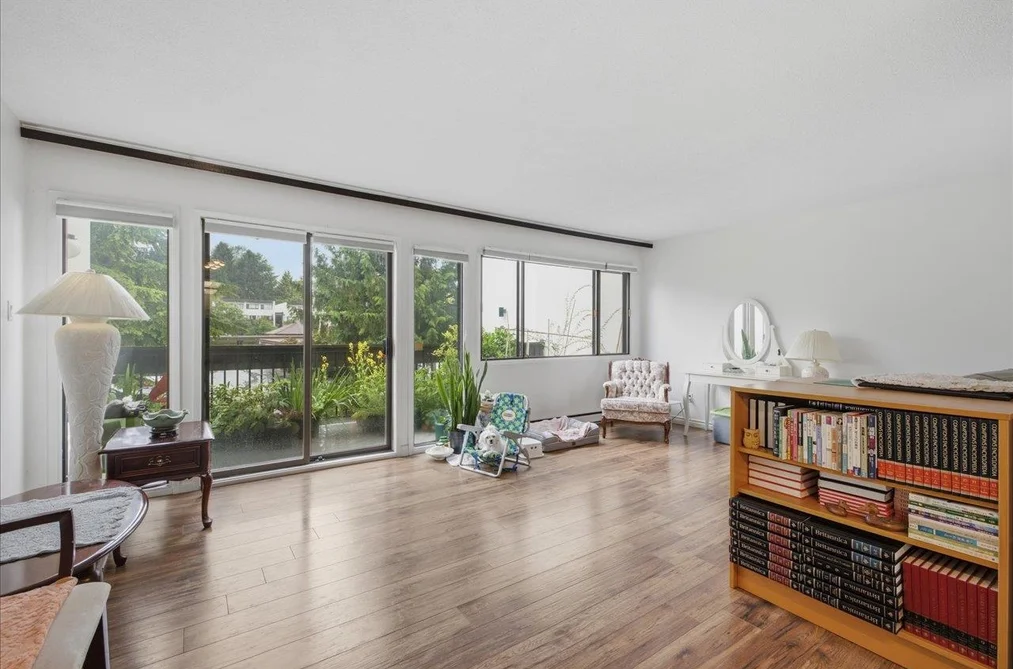 8 7363 MONTECITO DRIVE, Burnaby, BC — Residential for Sale — Photo 3 of 24