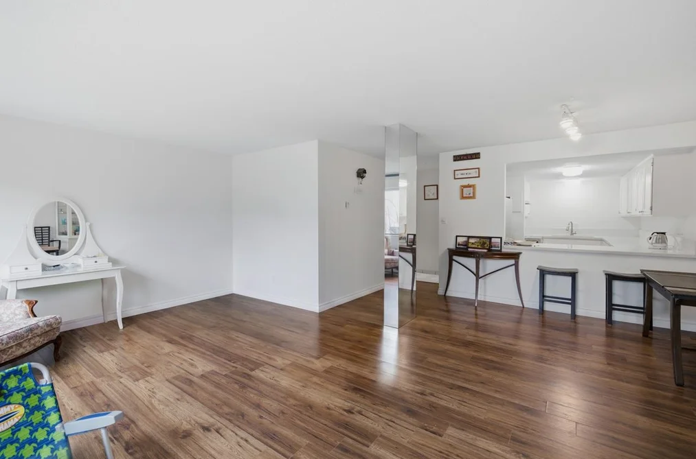 8 7363 MONTECITO DRIVE, Burnaby, BC — Residential for Sale — Photo 5 of 24