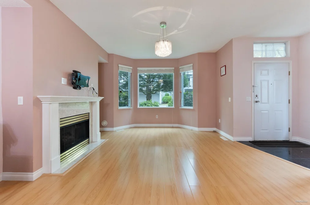 8 7500 CUMBERLAND STREET, Burnaby BC V3N 4Z9, Burnaby BC — Residential for Sale — Photo 2 of 11