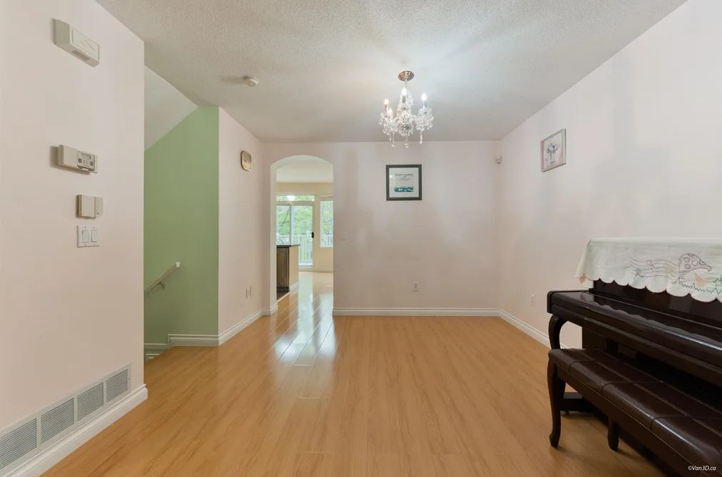 8 7500 CUMBERLAND STREET, Burnaby BC V3N 4Z9, Burnaby BC — Residential for Sale — Photo 3 of 11