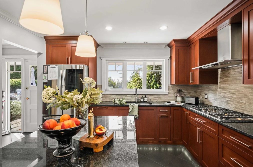 80 GLENMORE DRIVE, West Vancouver, BC — Residential for Sale — Photo 11 of 40