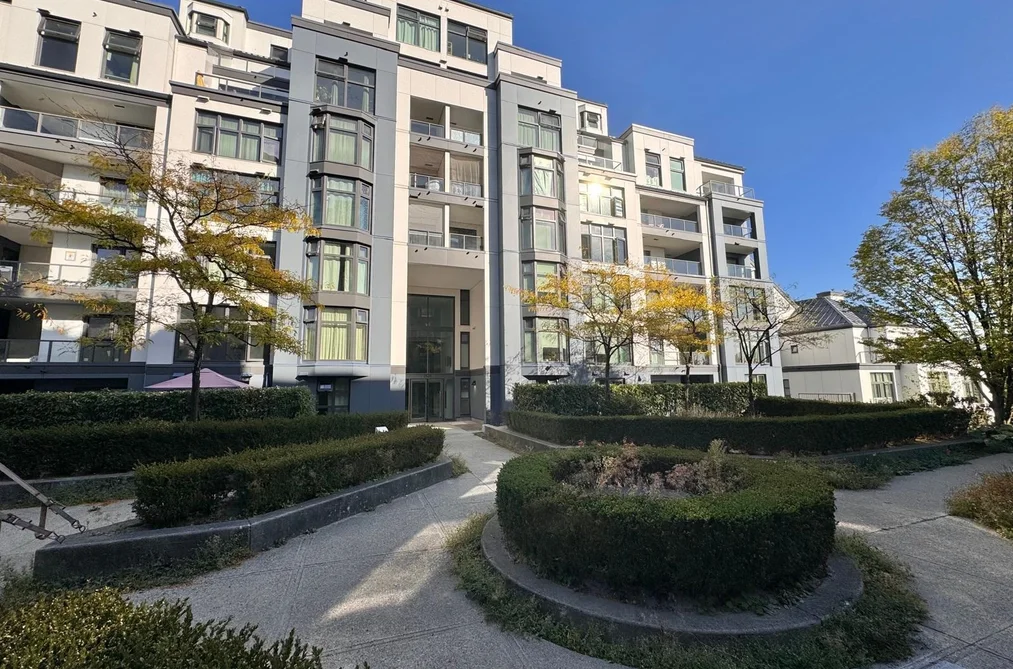 2528 E Broadway Unit 800, Vancouver, BC - MLS: R3172891