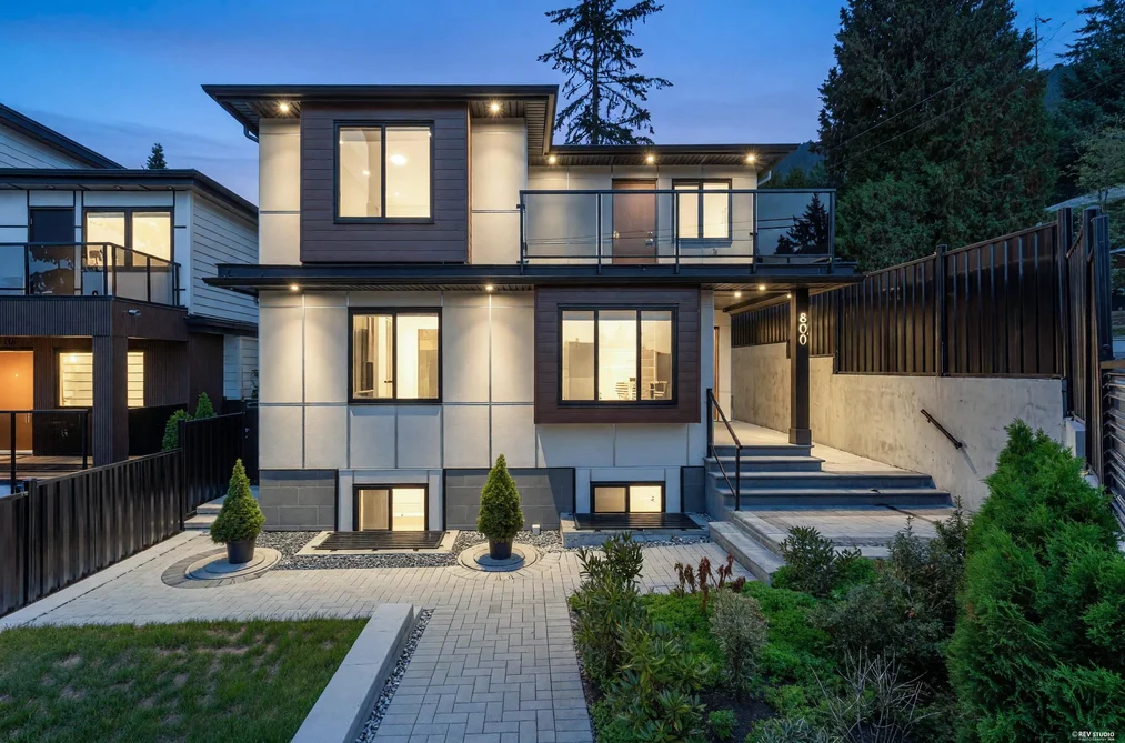 House for sale at 800 Montroyal Boulevard North Vancouver British Columbia - MLS: R3164993
