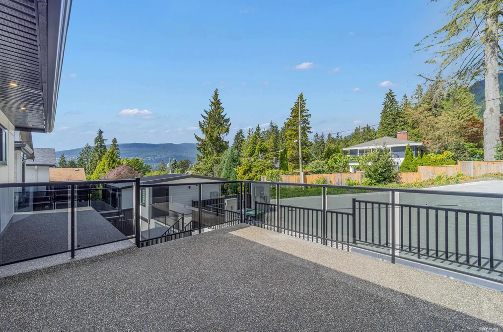 800 Montroyal Boulevard, North Vancouver, BC - MLS: R3164993 - Photo 19 800 Montroyal Boulevard, North Vancouver, BC - MLS: R3164993 - Photo 19
