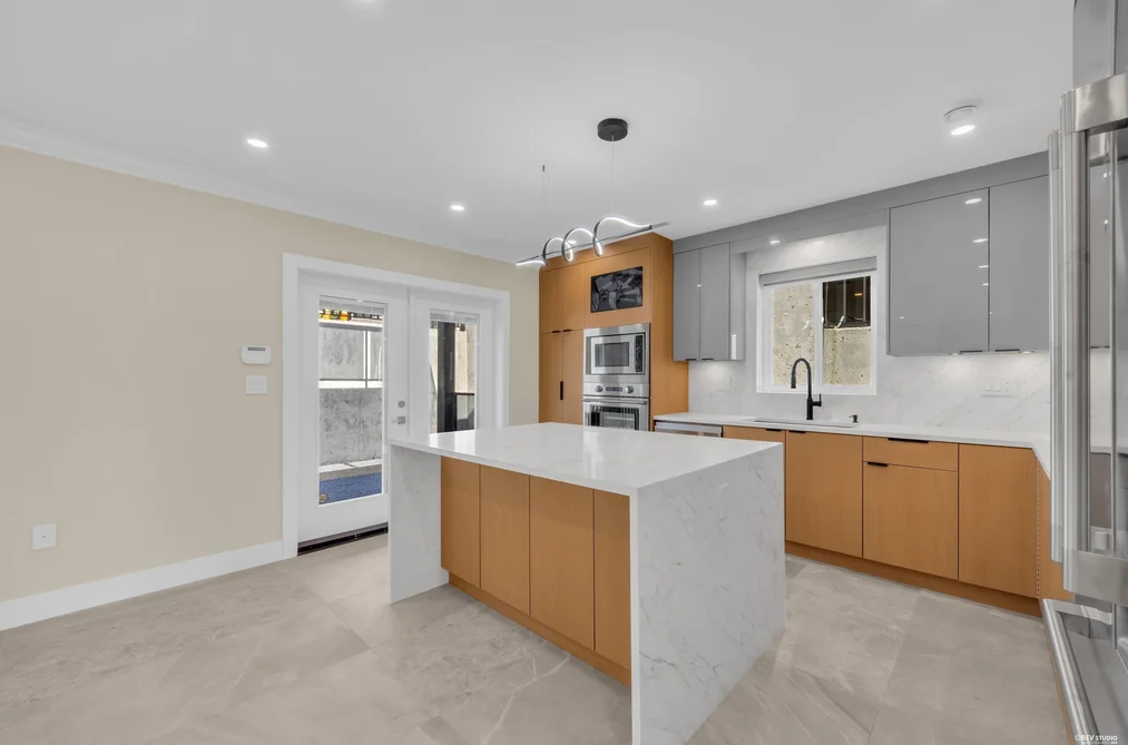 800 Montroyal Boulevard, North Vancouver, BC - MLS: R3164993 - Photo 6 800 Montroyal Boulevard, North Vancouver, BC - MLS: R3164993 - Photo 6