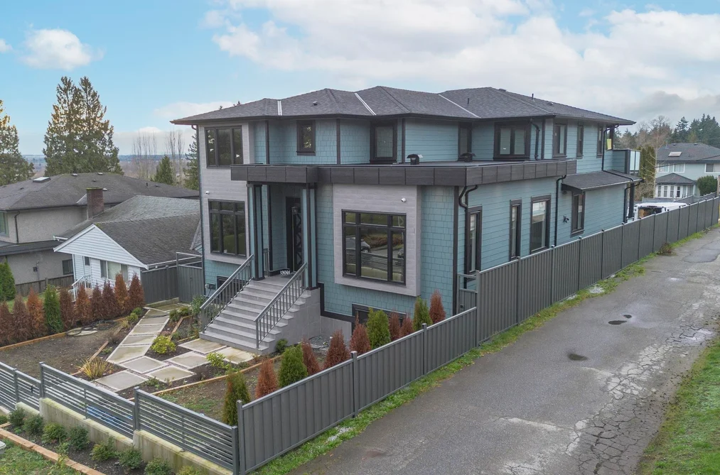House for sale at 8007 Bradley Avenue Burnaby British Columbia - MLS: R3117414