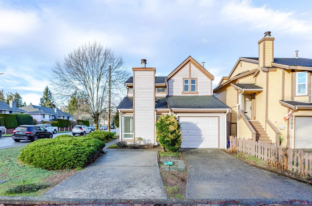 House for sale at 8008 Ash Street Richmond British Columbia - MLS: R3104130