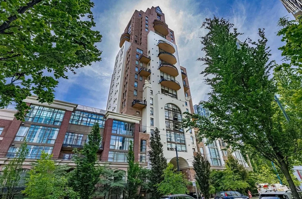 Condo for sale at 801 1280 Richards Street Vancouver British Columbia - MLS: R3115974