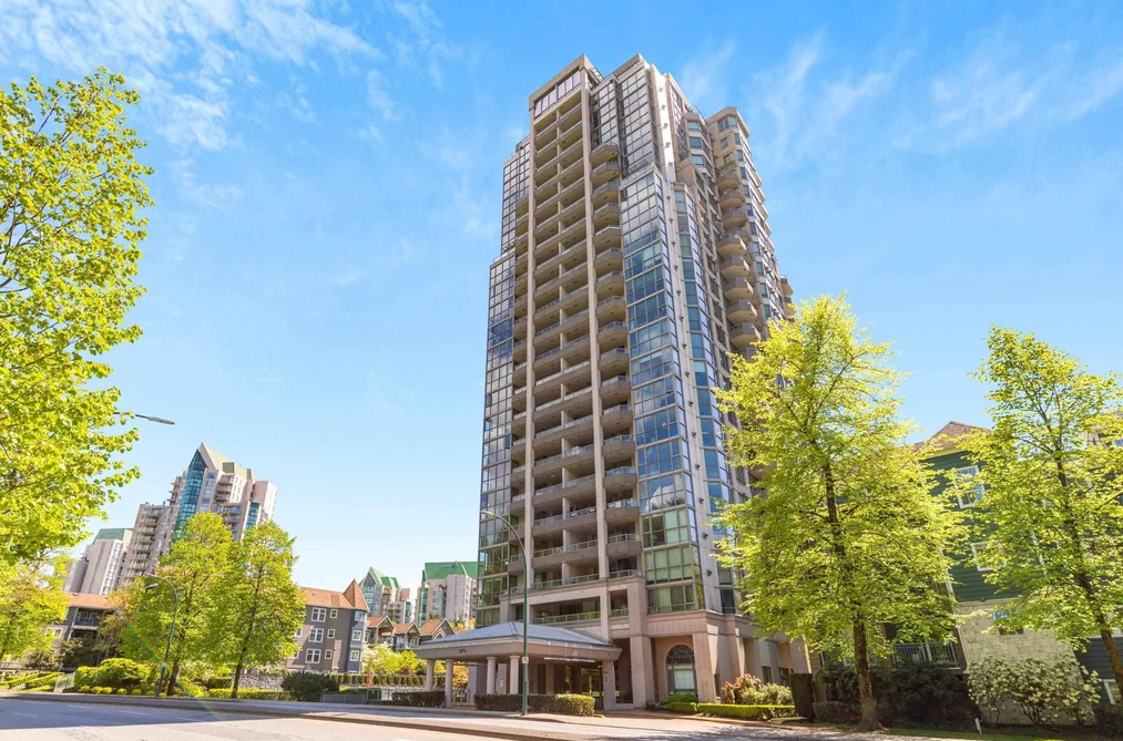 Condo for sale at 801 3070 Guildford Way Coquitlam British Columbia - MLS: R3147952