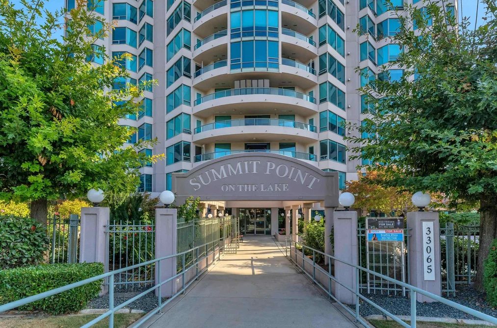 Condo for sale at 801 33065 Mill Lake Road Abbotsford British Columbia - MLS: R3167860