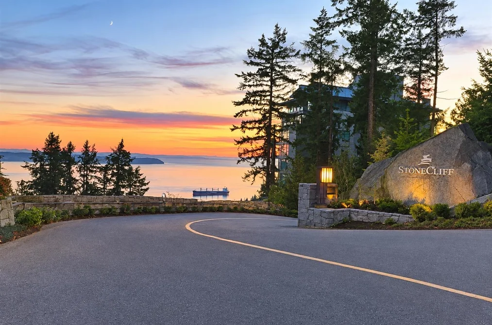 3335 Cypress Pl Unit 801, West Vancouver, BC - MLS: R3169658