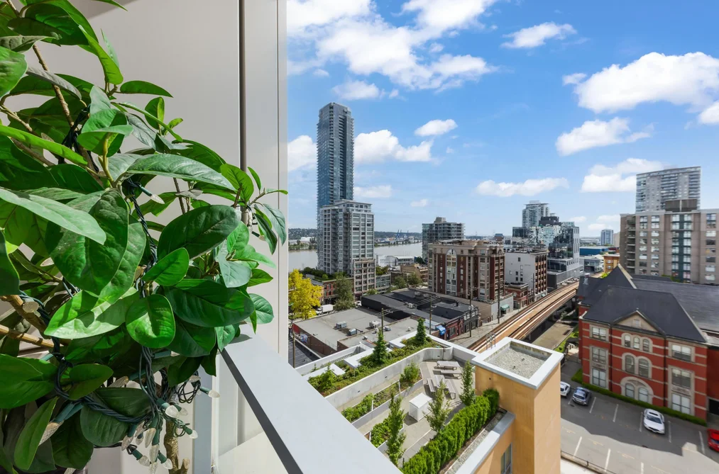 801 618 CARNARVON STREET, New Westminster BC V3M 1E9, New Westminster BC — Residential for Sale - Photo 2