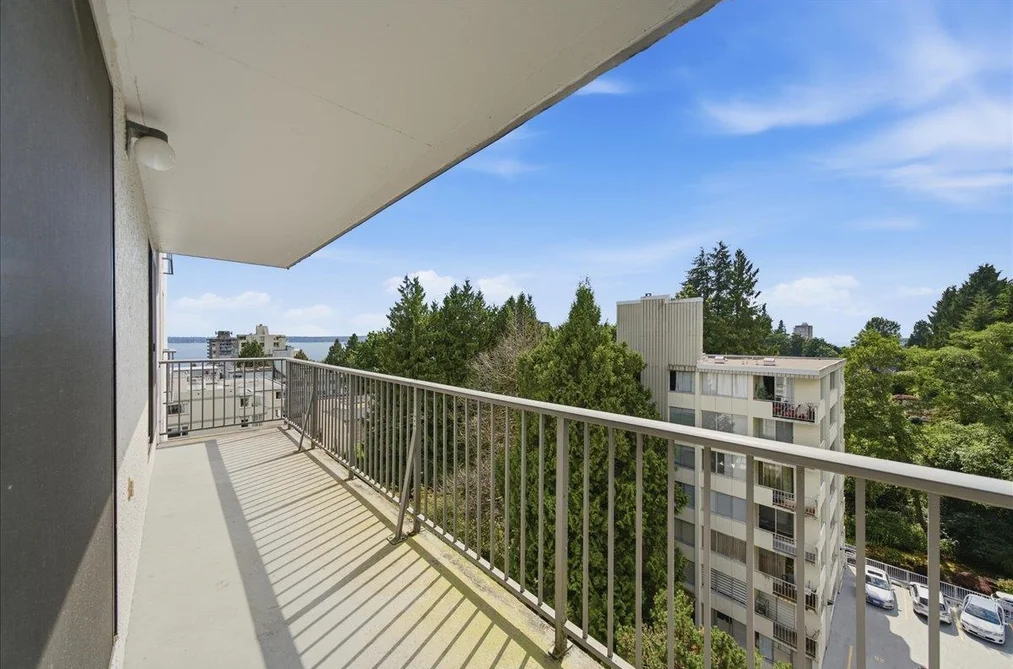 802 1745 ESQUIMALT AVENUE, West Vancouver BC V7V 1R7, West Vancouver BC — Residential for Sale — Photo 11 of 40