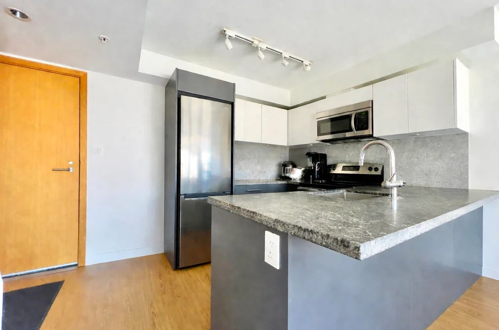 802 188 KEEFER STREET, Vancouver BC V6A 0E3, Vancouver BC — Residential for Sale - Photo 2