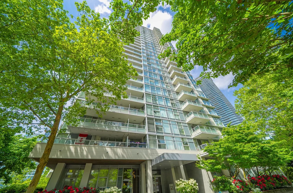 802 2289 YUKON CRESCENT, Burnaby BC V5C 0B2, Burnaby BC — Residential for Sale - Photo 2