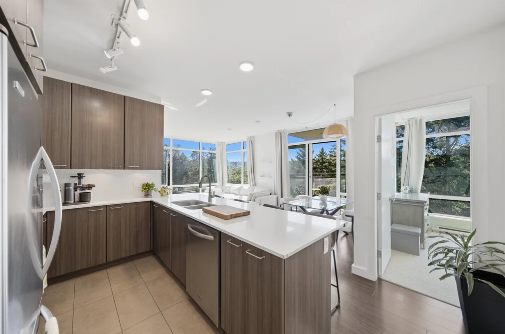 Condo for sale at 802 2789 Shaughnessy Street Port Coquitlam British Columbia - MLS: R3137982