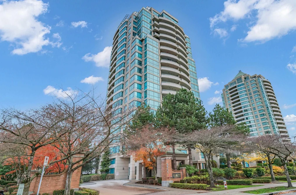Condo for sale at 802 6611 Southoaks Crescent Burnaby British Columbia - MLS: R3153611