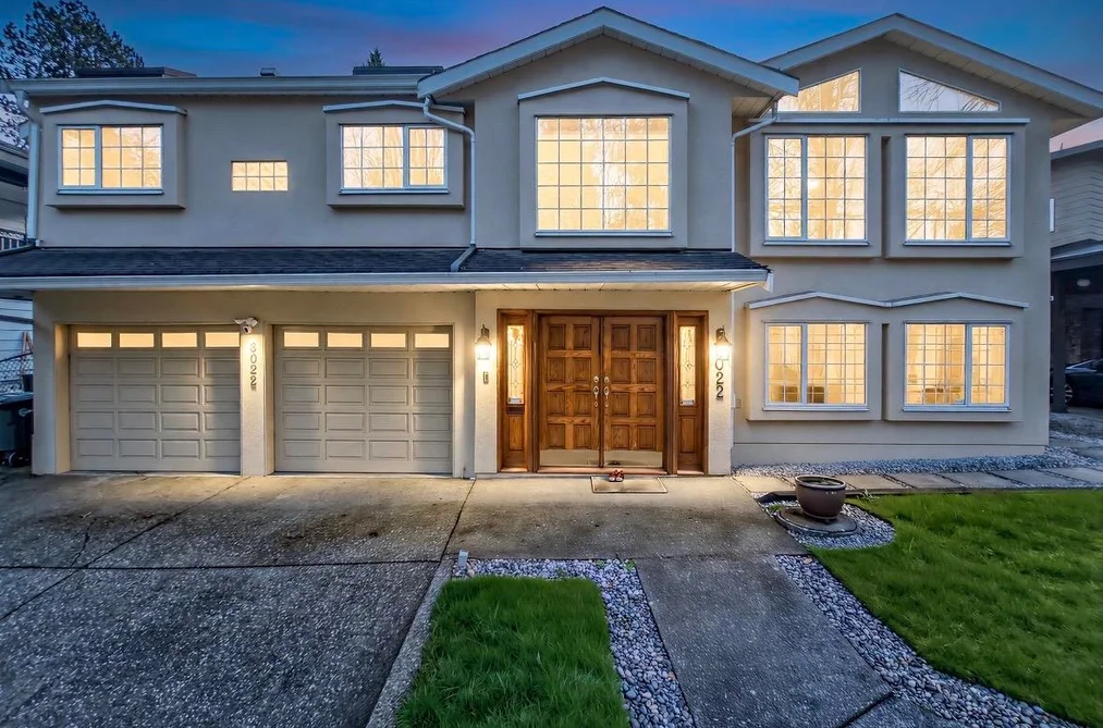 House for sale at 8022 Lakefield Drive Burnaby British Columbia - MLS: R3105713